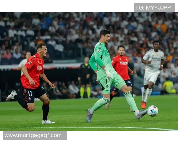 楚阿梅尼关键时刻解围助力皇马逆转局势展现出色防守能力