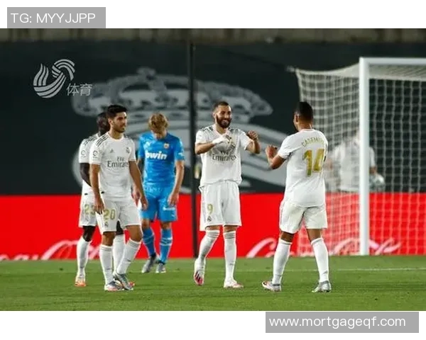 皇马开门红!本泽马双响助球队轻取瓦伦西亚 皇马开门红!本泽马双响助球队轻取瓦伦西亚